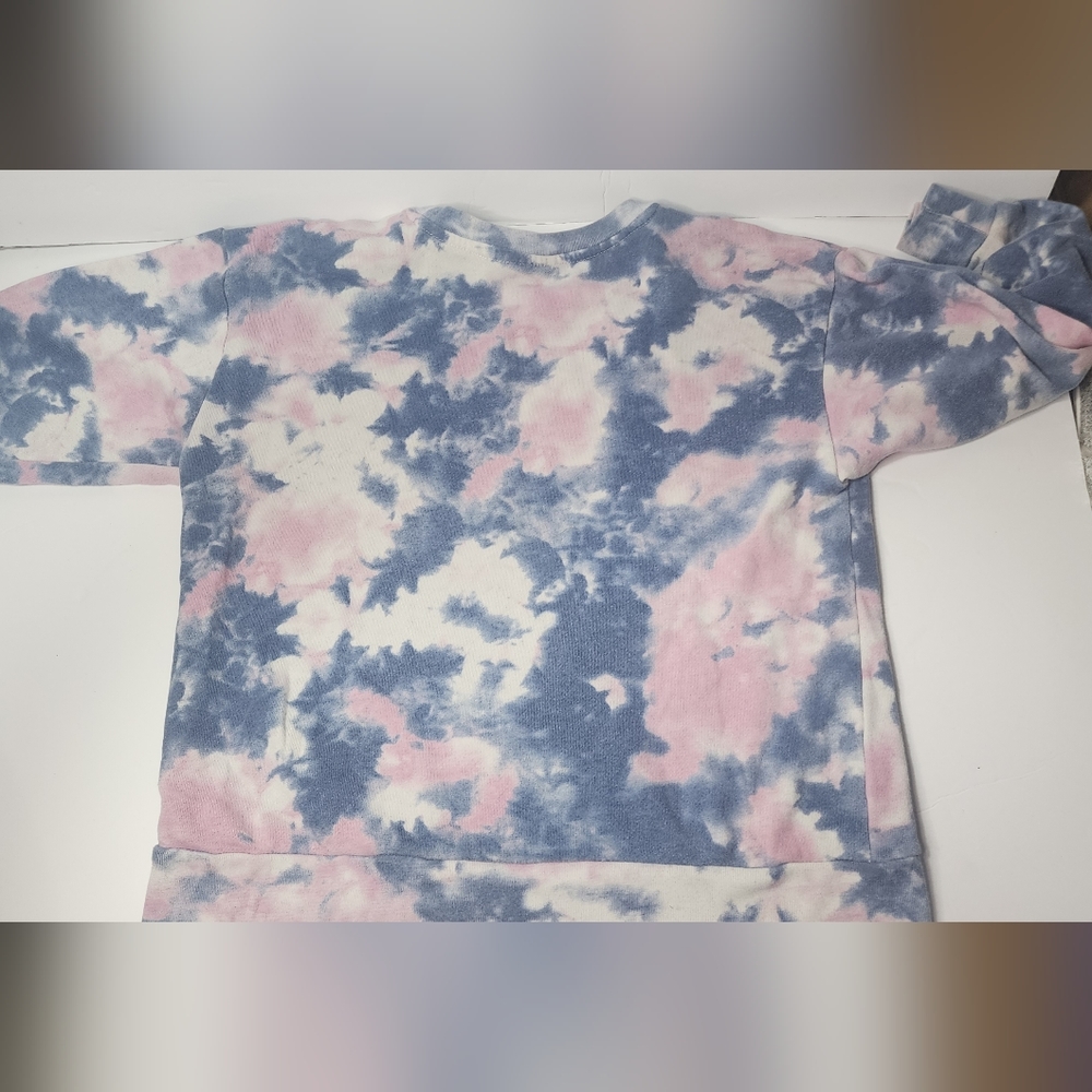 Girls XL FRIENDS tie dye pullover Sweatshirt